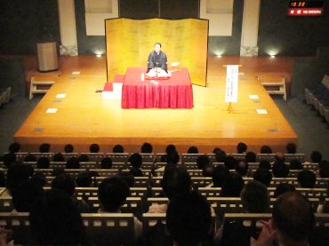 講演実績多数の人気講師・三遊亭楽春のＣＳマインド向上セミナー講演会の風景