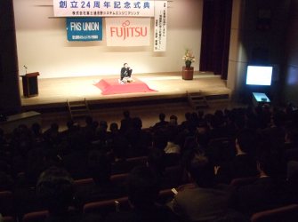 講演実績多数の人気講師・三遊亭楽春のカスタマーサービス講演会の風景